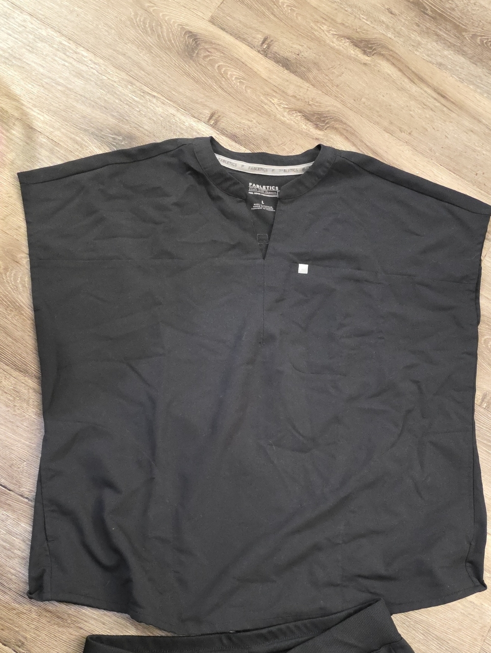 Fabletics Large Scrub Set-Like New - Picture 2 of 11